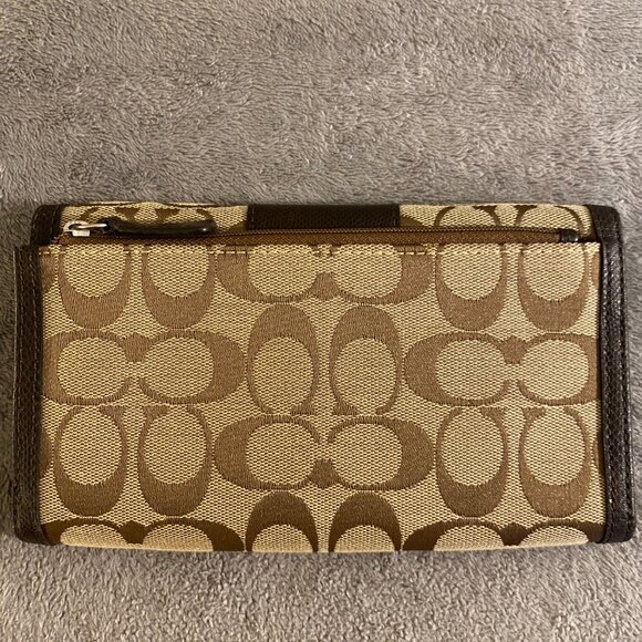 Women's Brown Legacy Signature Checkbook Wallet NWOT - Picture 3 of 9